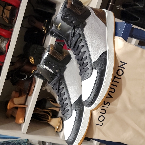 Louis Vuitton Rivoli sneakers - Picture 4 of 11